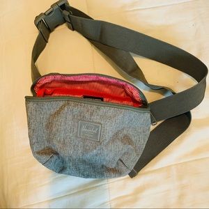 NWOT Herschel Fourteen Hip Pack